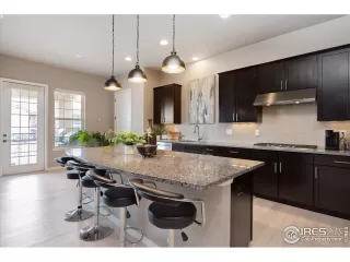 Photo #4: 984060 Listing