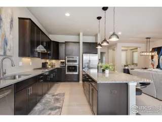 Photo #5: 984060 Listing