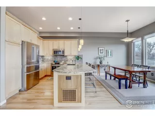 Photo #6: 984073 Listing