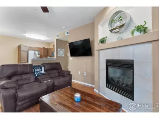 Photo #3: 984126 Listing