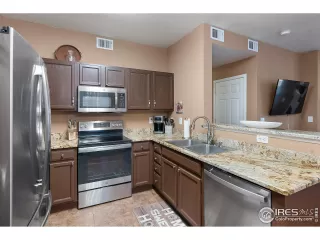 Photo #5: 984126 Listing