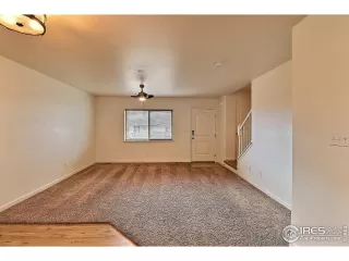 Photo #4: 984157 Listing