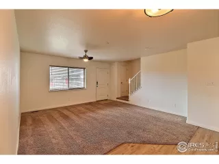 Photo #5: 984157 Listing