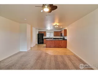 Photo #6: 984157 Listing