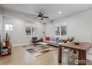 Photo #6: 984188 Listing