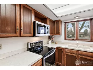 Photo #3: 984216 Listing