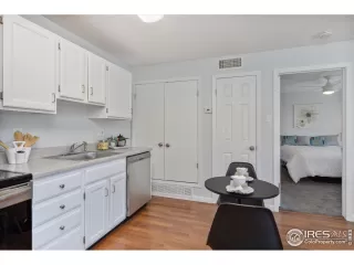 Photo #2: 984245 Listing