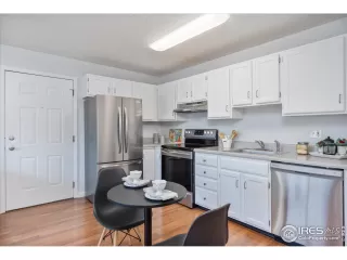 Photo #3: 984245 Listing