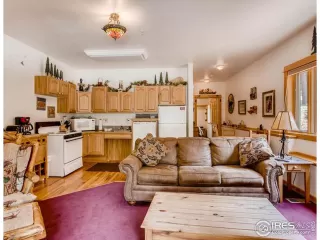 Photo #5: 984291 Listing