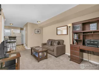 Photo #6: 984318 Listing