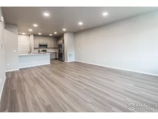 Photo #5: 984338 Listing 