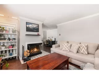 Photo #2: 984349 Listing