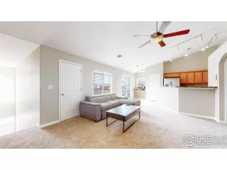 Photo #5: 984391 Listing