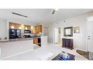 Photo #5: 984402 Listing