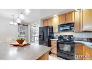 Photo #6: 984402 Listing