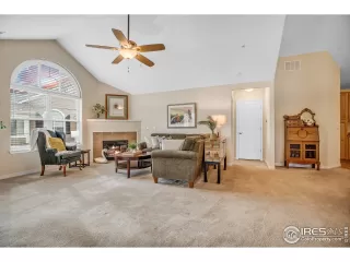 Photo #6: 984405 Listing