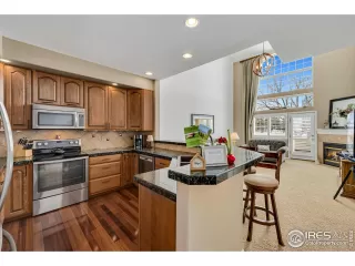 Photo #5: 984416 Listing