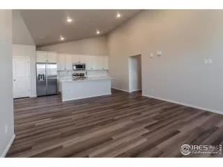 Photo #6: 984430 Listing