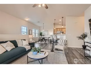 Photo #3: 984439 Listing