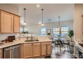 Photo #5: 984439 Listing