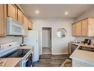 Photo #6: 984439 Listing