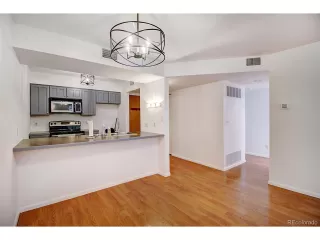 Photo #1: 9844446 Listing