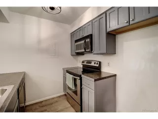 Photo #5: 9844446 Listing