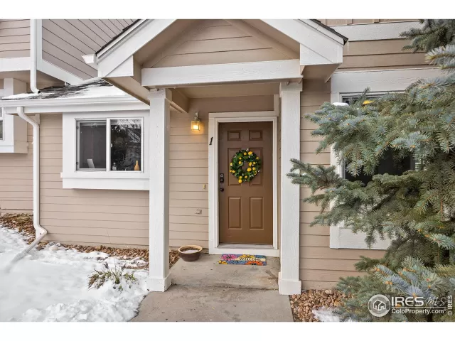 MLS: 984475 Condo For Sale