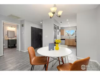 Photo #5: 984475 Listing