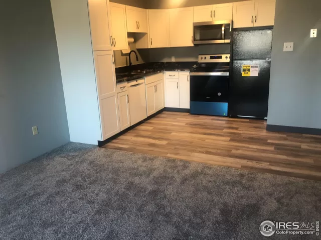 MLS: 984499 Condo For Sale