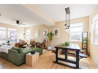 Photo #4: 984507 Listing