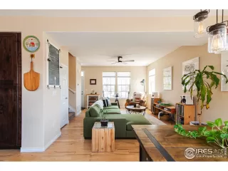 Photo #5: 984507 Listing