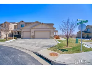 Photo #5: 984512 Listing