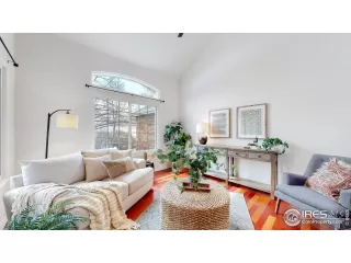 Photo #3: 984517 Listing