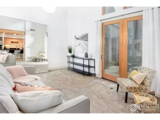 Photo #4: 984525 Listing