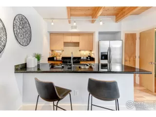 Photo #5: 984525 Listing