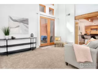 Photo #6: 984525 Listing