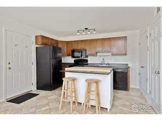 Photo #2: 984546 Listing