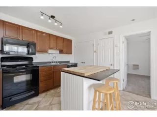 Photo #4: 984546 Listing