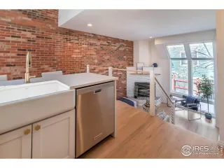 Photo #4: 984557 Listing 