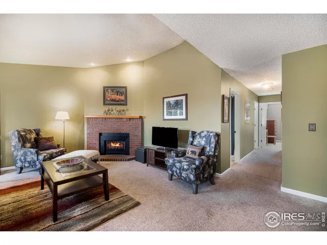 MLS: 984597 Condo For Sale