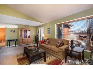 Photo #4: 984597 Listing