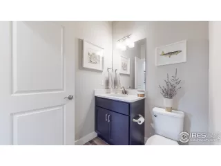 Photo #6: 984608 Listing