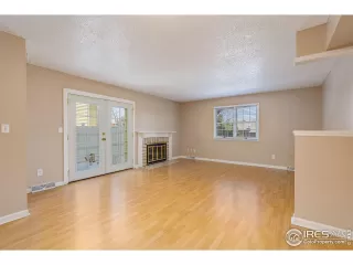 Photo #6: 984617 Listing