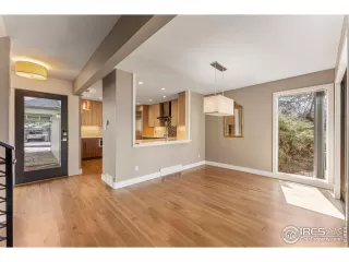 Photo #2: 984631 Listing