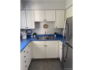 Photo #5: 9846755 Listing