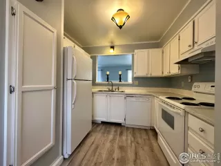 Photo #5: 984694 Listing