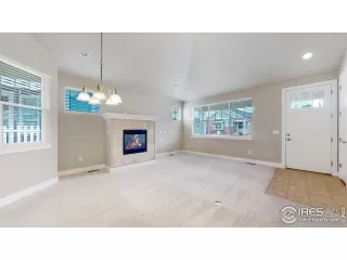 Photo #4: 984717 Listing