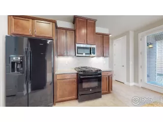 Photo #5: 984717 Listing