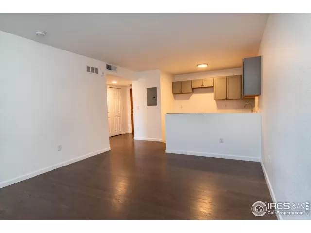 MLS: 984777 Condo For Sale